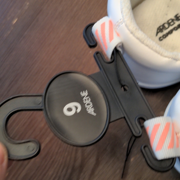 NWT white sneakers with pink accents - Picture 2 of 4